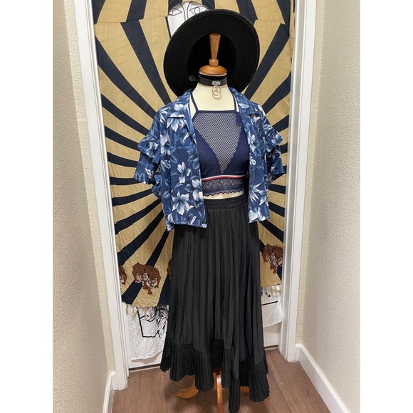 🌈 SOLD Stunning Mesh halter bra top - Picture 11 of 11